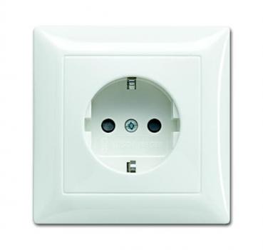 B+J balance SI Steckdose mit Vollplatte und KS alpinweiss 20 EUJB-914