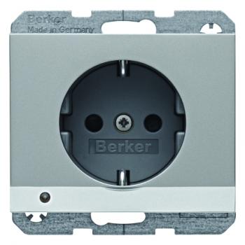 Berker K.5 Steckdose mit LED-Orientierungslicht edelstahl, lackiert 41097004