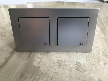 Gira Edelstahl E2 Doppel Steckdose mit Klappdeckel und Rahmen Flache Version IP44 Komplettset