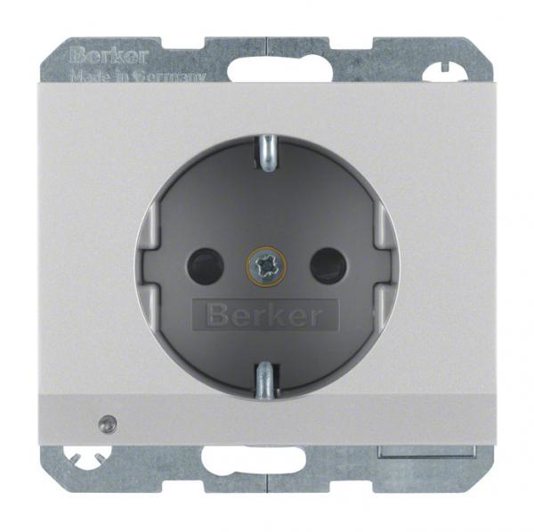 Berker K.5 Steckdose  mit LED-Orientierungslicht Alu 41097003