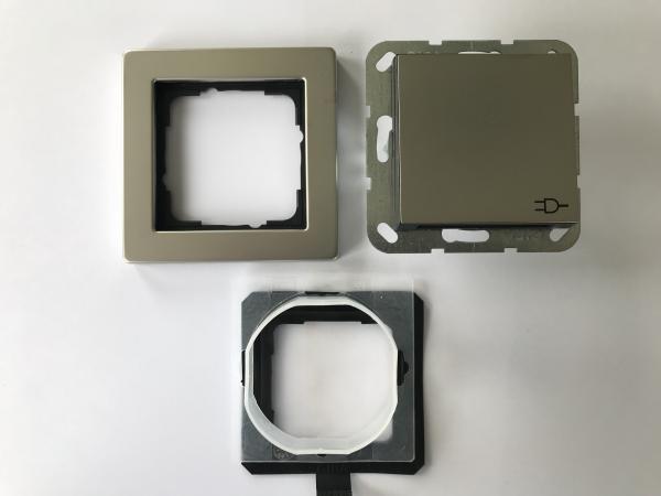 Gira Edelstahl E2 Steckdose mit Klappdeckel und Rahmen IP44 Komplettset