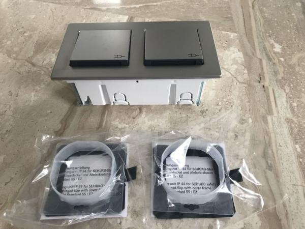 Gira Edelstahl E2 Doppel Steckdose mit Klappdeckel und Rahmen Flache Version IP44 Komplettset