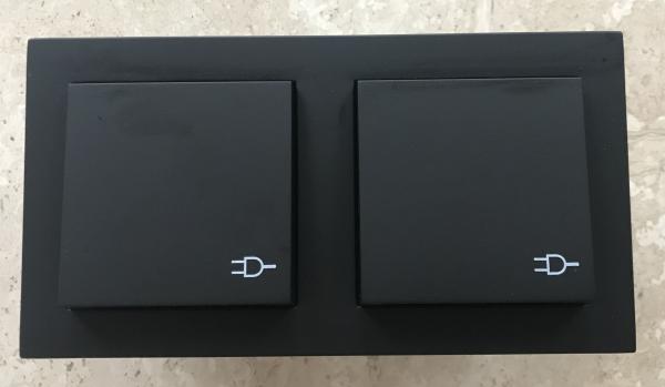 Gira E2 Schwarz Matt Doppel Steckdose mit Klappdeckel und Rahmen IP44 Komplettset